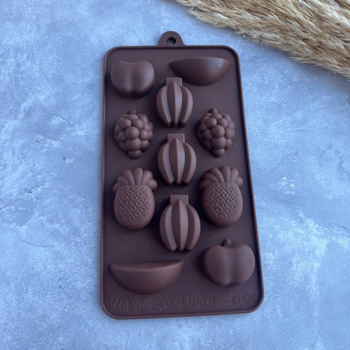 photo_5213352963588427215_y