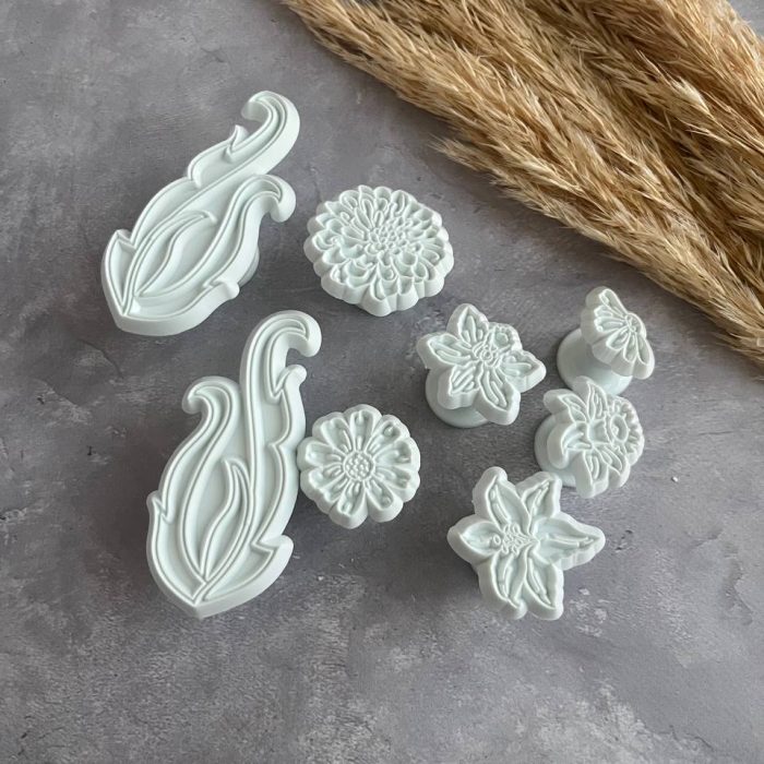 photo_5256242481236480016_y